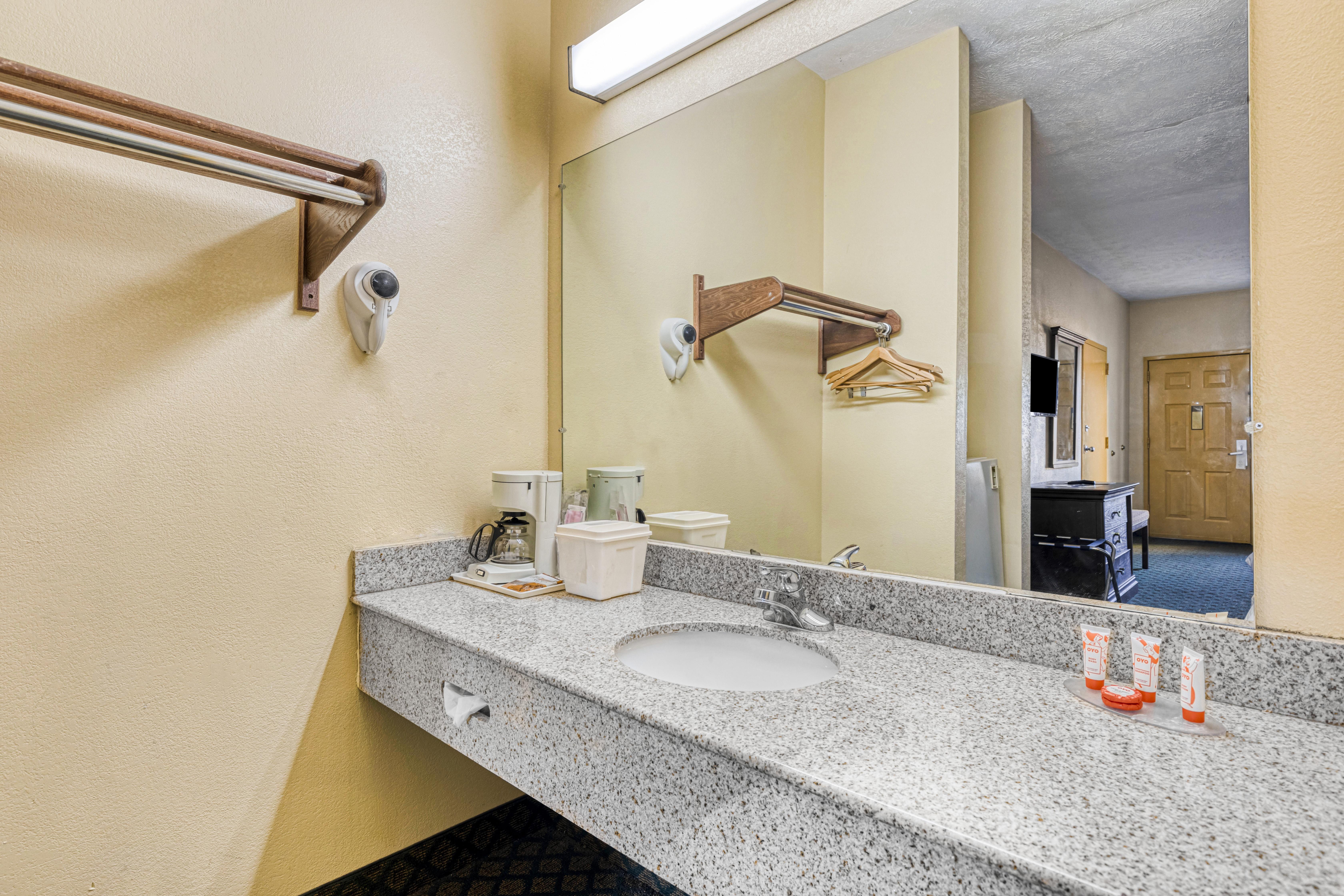 Oyo Hotel Grenada West Zewnętrze zdjęcie